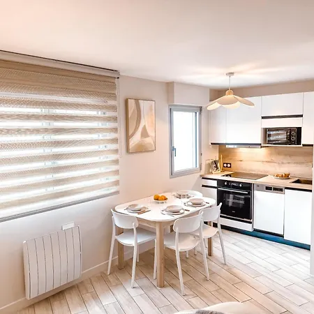 Apartment Grand Au Coeur De I La Place De Morny Et La Gare Sont A 5 Min A Pied