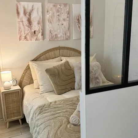 Grand Au Coeur De I La Place De Morny Et La Gare Sont A 5 Min A Pied Apartment Deauville