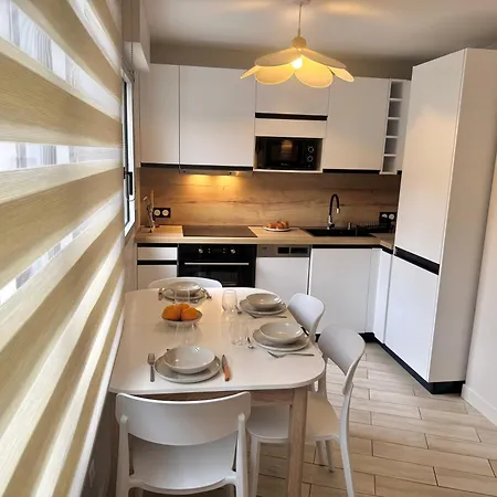 Apartment Grand Au Coeur De I La Place De Morny Et La Gare Sont A 5 Min A Pied *