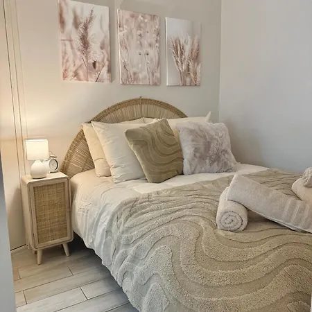 Grand Au Coeur De I La Place De Morny Et La Gare Sont A 5 Min A Pied Apartament Deauville