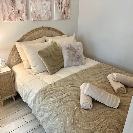 Grand Au Coeur De I La Place De Morny Et La Gare Sont A 5 Min A Pied