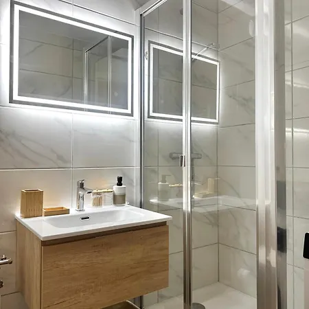 Apartament Grand Au Coeur De I La Place De Morny Et La Gare Sont A 5 Min A Pied Deauville