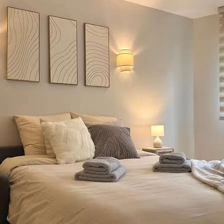 Apartament Grand Au Coeur De I La Place De Morny Et La Gare Sont A 5 Min A Pied